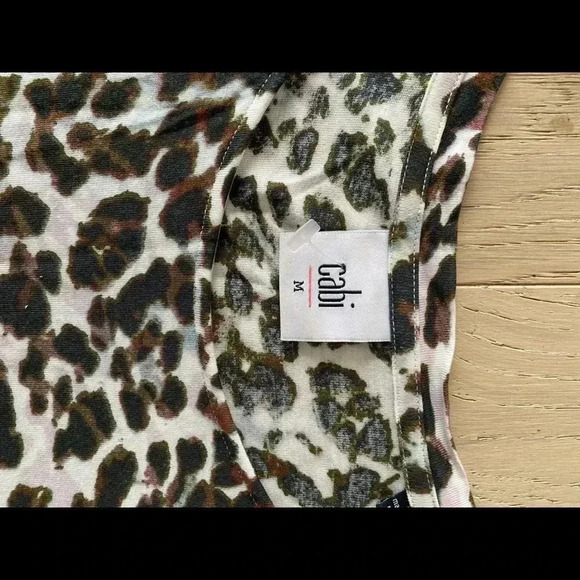Cabi leopard print cropped tee medium - Picture 2 of 5